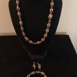 Necklace, bracelet and earrings set